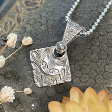 Load image into Gallery viewer, Siver Kitty Necklace