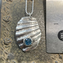 Load image into Gallery viewer, Seashell Necklace