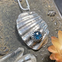 Load image into Gallery viewer, Seashell Necklace