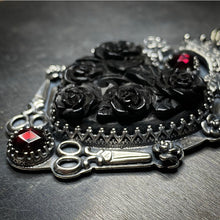 Load image into Gallery viewer, Queen of Hearts Pendant