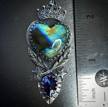 Load image into Gallery viewer, Labradorite Love Queen Necklace