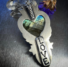 Load image into Gallery viewer, Labradorite Love Queen Necklace