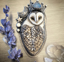 Load image into Gallery viewer, Owl Queen Necklace