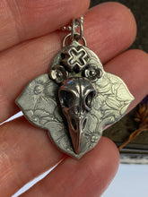 Load image into Gallery viewer, Floral Raven&#39;s Skull Necklace