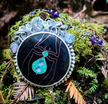 Load image into Gallery viewer, Creatrix Spider Statement Necklace